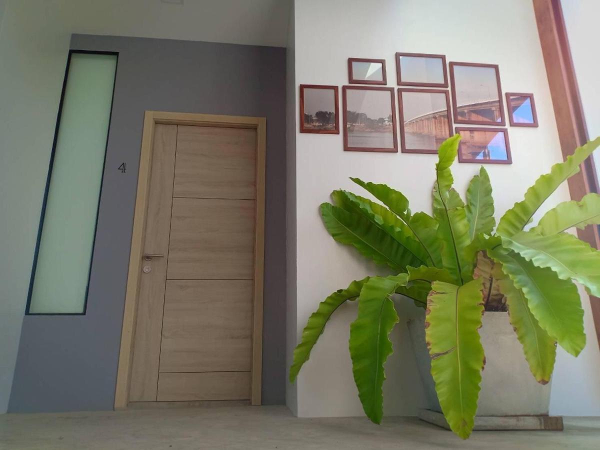 Home By The Bridge Hotel Kamphaeng Phet Luaran gambar